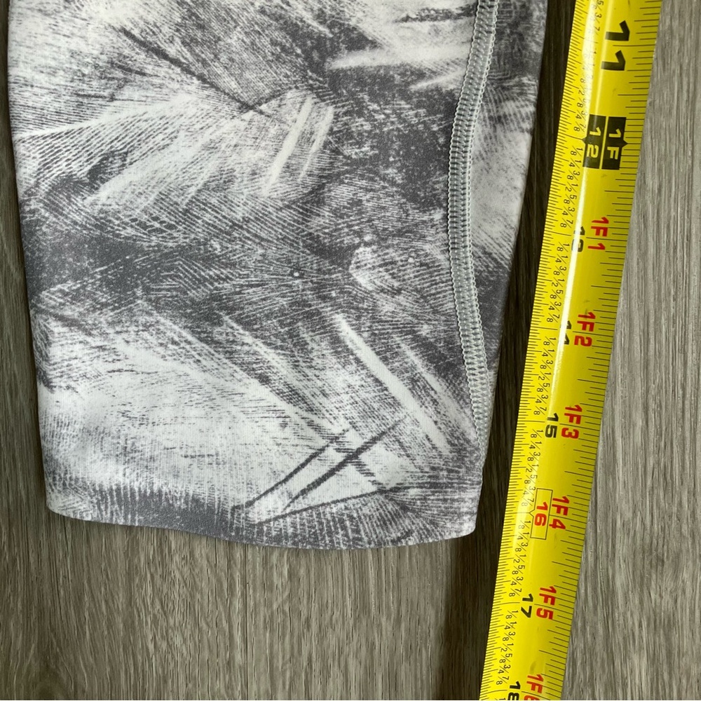 Lululemon Pace Perfect Crop Leggings Women's Size 6 Gray Activewear Pockets - Picture 15 of 15